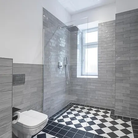 The Bornholmer, Spacious 100m2, Ideal For Groups & Families, 2br, Huge Living Room, 4 - 8 Guests Apartmán