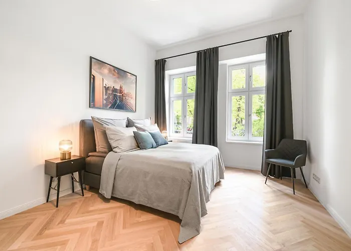 The Bornholmer, Spacious 100m2, Ideal For Groups & Families, 2br, Huge Living Room, 4 - 8 Guests Apartmán